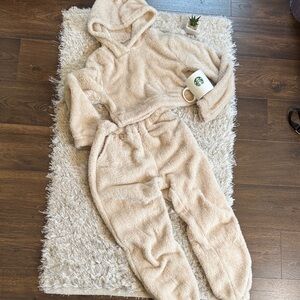 EUC Teddy Cozy Tan Hooded Fuzzy Lounge Set w Pockets Small